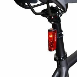 Éclairage Arrière Sigma LED Blaze Rechargeable -VÉLO Soldes Boutique Eclairage arriere Sigma LED Blaze rechargeable 1